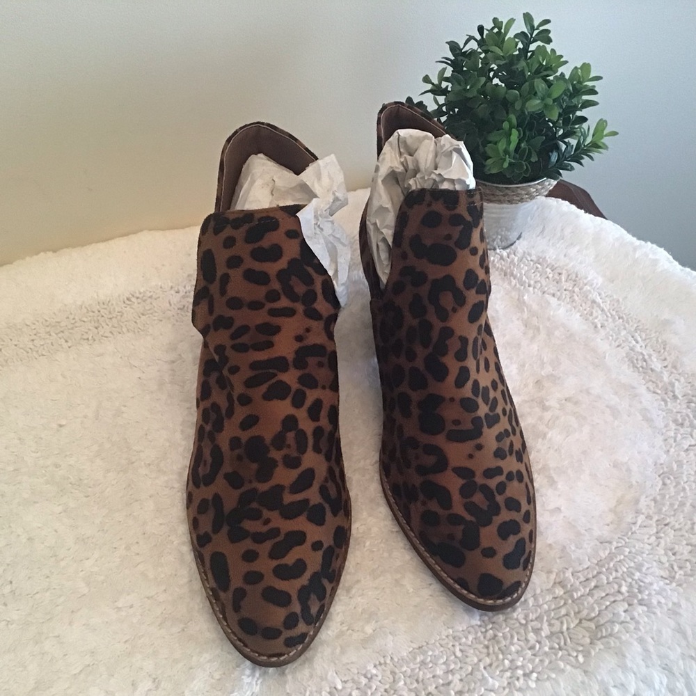 Beast fashion leopard print booties size 11